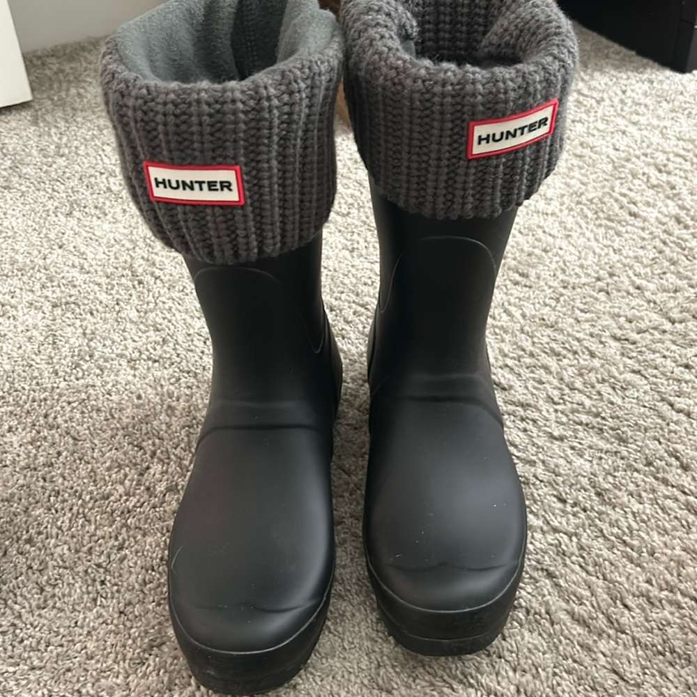 Black hunter boots
